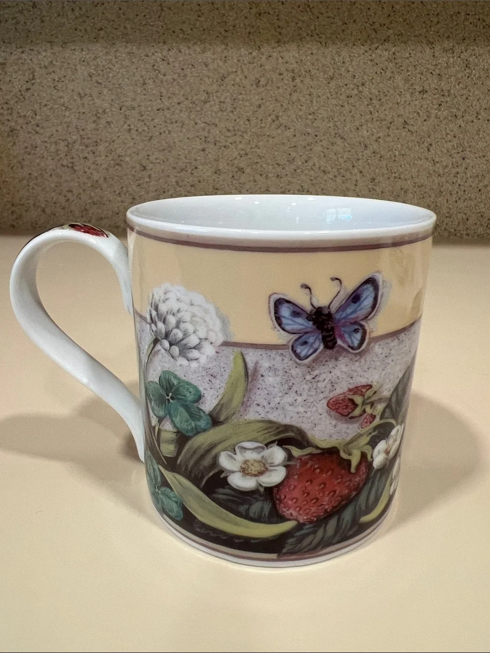 Porcelain Hedgehog Strawberry Coffee Mug - White
